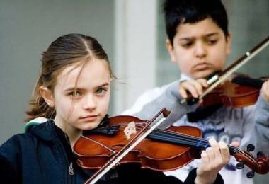 Gia sư dạy đàn Violin cho bé tại nhà